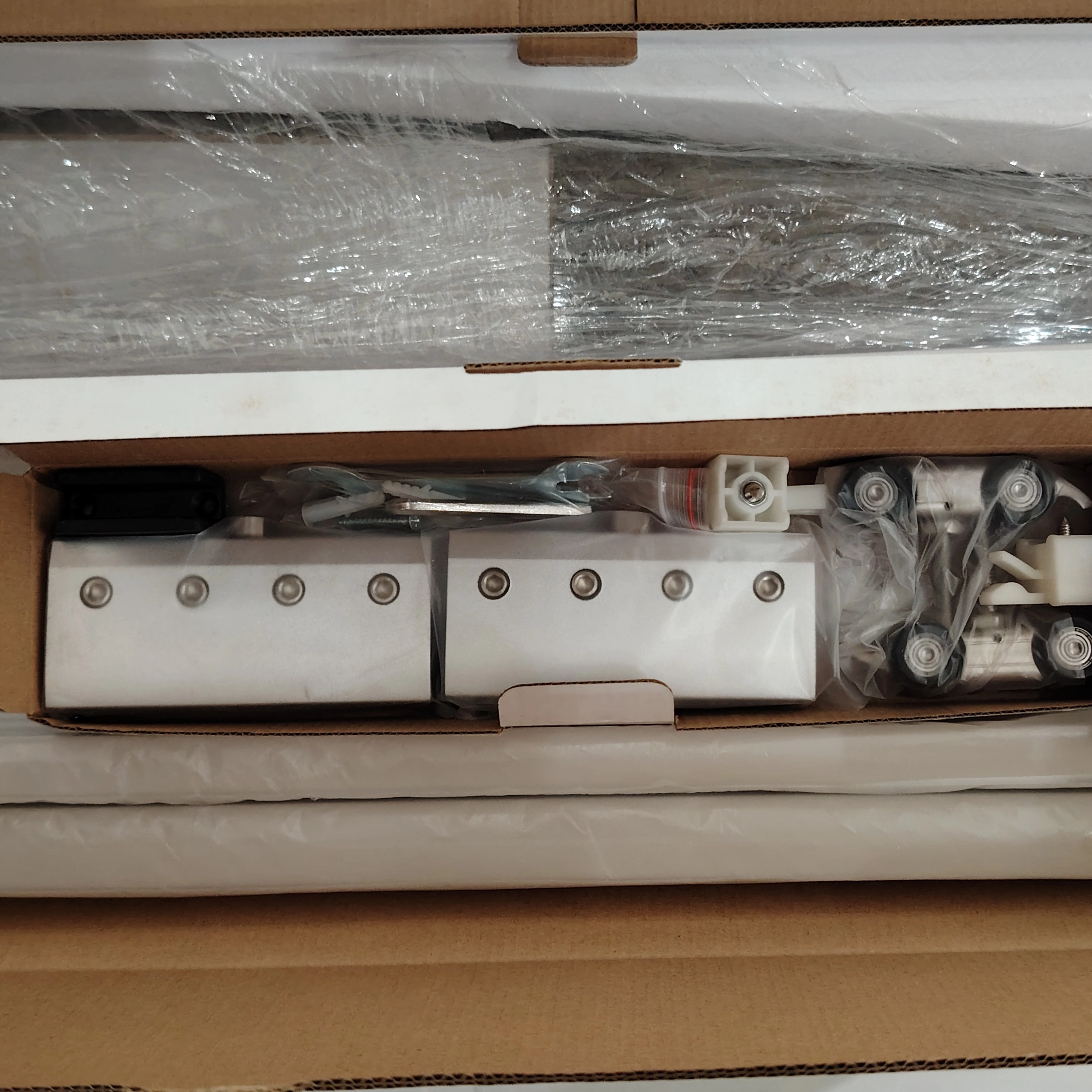 Compreendendo dobradiças de portas invisíveis e o mundo do hardware de porta